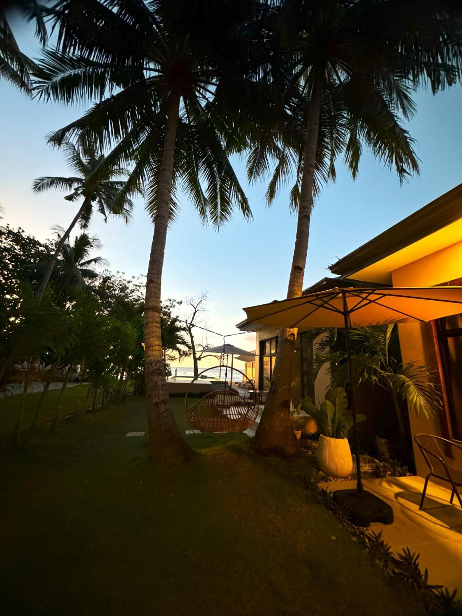 Southseas Beach Resort And Dive Center Santander Eksteriør bilde